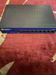 Juniper SRX-100 8 Ports Series Services Gateway/switch