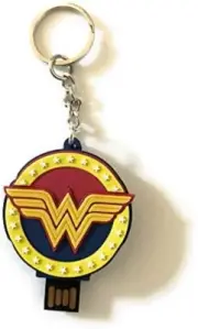 eKids, DC Wonder Woman 16 GB USB 2.0 Flash Drive + Keychain LYU-16V7.FXV7
