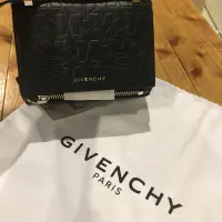 在飛比找蝦皮購物優惠-givenchy pandora box mini 款 9成