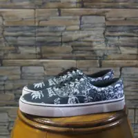 在飛比找蝦皮購物優惠-準備發送 Oldskool Skull Vans 鞋子 Bw