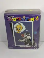 Looney Tunes Tweety Bird Sylvester Handmade Latch Hook Kit Bran New 20x30 Inches