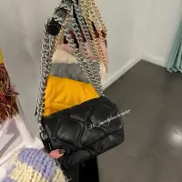 在飛比找蝦皮購物優惠-Marc Jacobs Quilted Pillow Bag