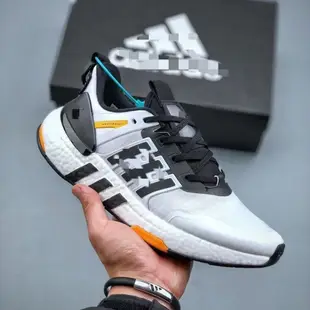 Eqt BOOST系列黑白灰防滑透氣輕便減震運動跑鞋