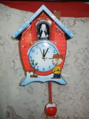 SNOOPY PEANUTS CHRISTMAS HOUSE MUSICAL CUCKOO CLOCK - WALL or MANTEL