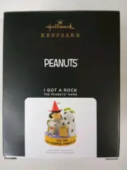 2021 Peanuts "I Got a Rock" Charlie Brown Hallmark Keepsake Magic Ornament NEW
