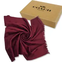在飛比找momo購物網優惠-【COACH】C LOGO羊毛混桑蠶絲巾圍巾禮盒(深邃紅)