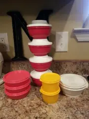 TUPPERWARE BOWLS SET OF 10