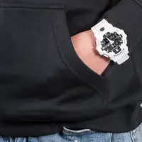 在飛比找momo購物網優惠-【CASIO 卡西歐】G-SHOCK 潮流時尚耀眼運動錶(G