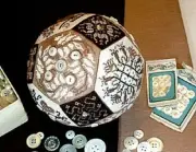 Quaker Button Ball~Amaryllis Artworks