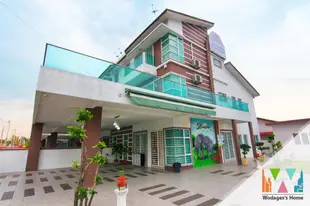 實兆遠的5臥室小屋 - 4300平方公尺/5間專用衛浴22pax, Four Season Mansion at Sitiawan by Wodages