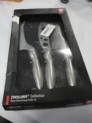 Awesome Henckel 3 piece cheese knife set