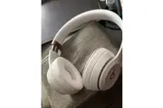 Beats Solo 4 cloud pink