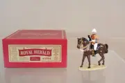 BRITAINS 40164 MOUNTED ROYAL HERALD TROOPING the COLOUR ol