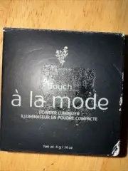 Younique Touch A La Mode Powder Luminizer Benevolent NEW 4g/.14oz Mirror Compact
