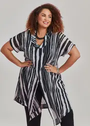 [Taking Shape] Taking Shape Maria Chiffon Split Front Tunic Size 14-16 in Print - Plus Size Women's Clothing Print