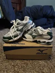 Mizuno Wave Lightning Z6 Volleyball Shoes, Women's Size 7 Green Color Way