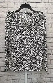 *NWT* Tahari Leopard Print Top with Metal Clasp size L