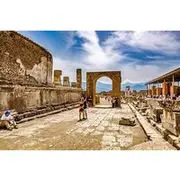 Save 5.41%! Pompeii Tour with Lunch and Wine Tasting from Positano