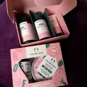 The Body Shop Hydrate & Quench Vit E Set & Nourish & Flourish British Rose BNIB