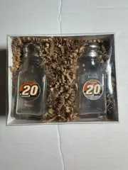 NIB Vintage Tony Stewart #20 Home Depot Nascar Glass Salt & Pepper Shakers