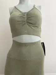 moss green breatheable seamless scrunch leggings activewear set