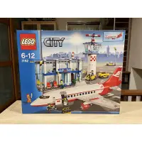 在飛比找蝦皮購物優惠-LEGO 3182 樂高城市飛機場（全新未拆）