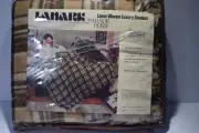 Vintage Manor House 50" x 60" Woven Plaid Acrylic Stadium Throw Blanket NOS USA