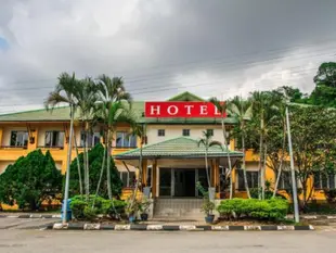 馬克茲舒適旅館集團公路飯店 - 武吉邁拉Highway Hotel Bukit Merah By Macktz Comfort Inn