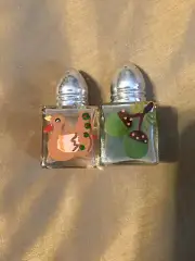 VINTAGE MINI HOLIDAY SALT & PEPPER SHAKER HAND PAINTED SET OF 2