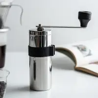 在飛比找Yahoo!奇摩拍賣優惠-咖啡機日本進口青芳不銹鋼手動咖啡豆研磨機手搖磨豆機咖啡用具便