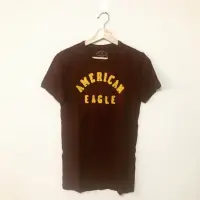 在飛比找蝦皮購物優惠-American Eagle配色logo文字仿舊T(男)