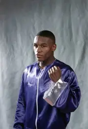 Floyd Mayweather Poses For A Portrait 1 Old Boxing Photo