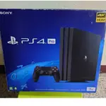 PS4~PRO主機黑 7218BB01+基本配備+手把[中古8成5新]附外盒版本11~