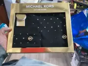 $98 NIB Michael Kors Hat and Scarf Gift Set of 2pcsBlack/Gold OS