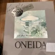 Oneida Tall Food Warmer w/Ovenware Glass Liner 2 Quart Silverplate 1987