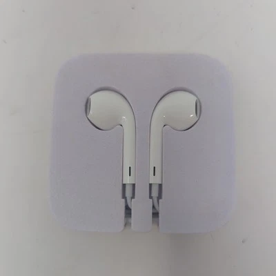 NEW Apple EarPods with 3.5mm AUX Headphone Plug Original Genuine OEM Authentic
