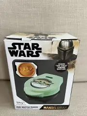 Star Wars Mandalorian The Child Baby Yoda Grogu Mini Waffle Maker 4 in Nonstick