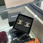 CHANEL 香奈兒經典金色雙C LOGO 書包釦耳環 (XC1325) 全新商品