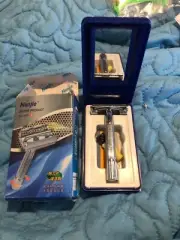 Shaver In Case Freepost Acc18