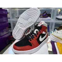 在飛比找蝦皮購物優惠-AIR JORDAN 1 MID 小芝加哥 BQ6472-6