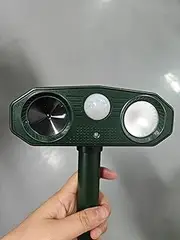 2025 Upgraded Solar Ultrasonic Animal Repeller Outdoor Cat Repellent, Animal Deterrent Control for Deer Rabbit Raccoon Dog Squirrel Coyote Rodent Skunk Repellent for Yard Garden,4 Pack