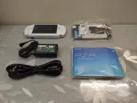 在飛比找Yahoo!奇摩拍賣優惠-psp 2001 白色 全新福利機 (編號D) 星際大戰 黑