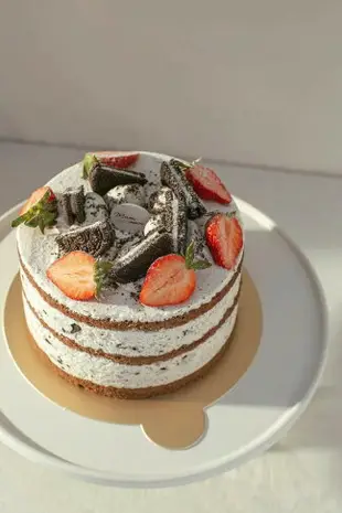 Oreo拿鐵草莓蛋糕 (6吋/8吋/10吋)