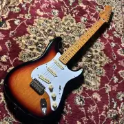 Fender Jimi Hendrix Stratocaster 3 Color Sunburst 3.5kg