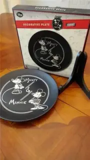 Mickey & Minnie Mouse 1928 ETCHED Anniversary Decorative 10" Plate Wooden Stand