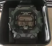 CAMOFLAGE WATCH IN BLACK/GREEN