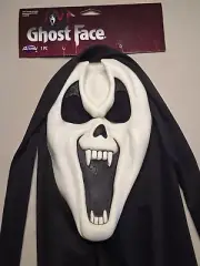 Rare Ghost Face Scream style tagged 'Vamp' Fearsome Faces Mask Fun World EU
