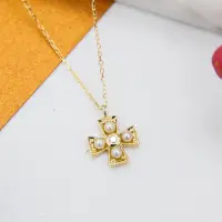 在飛比找momo購物網優惠-【Dinner collection】珍珠小鑽十字架K金項鍊