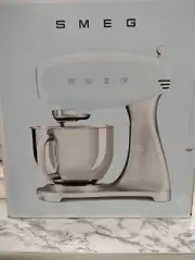 SMEG SMF02PBUS