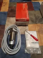 Honeywell 973CP15TM-A11T-l proximity switch micro NEW